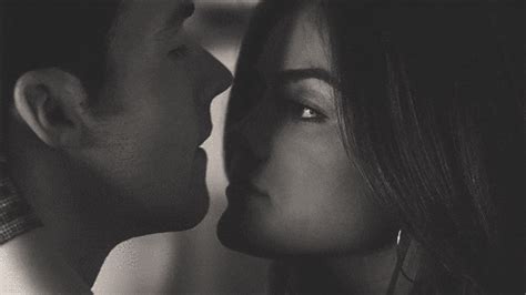 Beso GIF